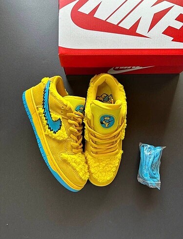 Grateful Dead x Nike SB Dunk Low ?Yellow?