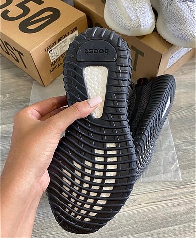 Adidas Yeezy Boost 350 V2