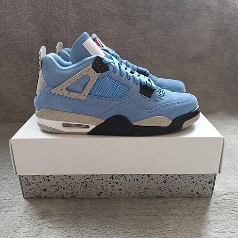Nike Air Jordan 4 ?University Blue?