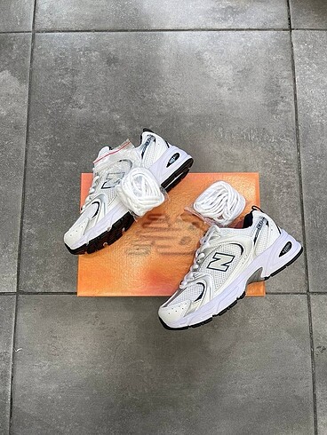 New Balance 530