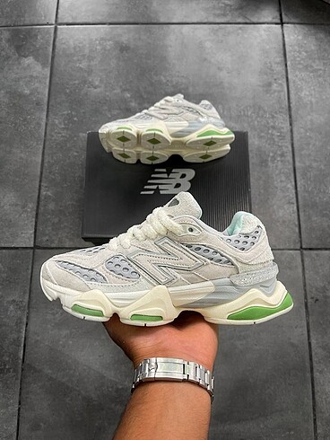 New Balance 9060 Bricks & Wood