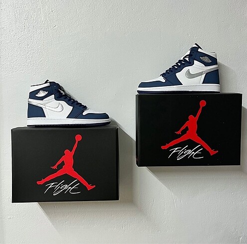 Air Jordan 1 Retro High OG ?Midnight Navy?