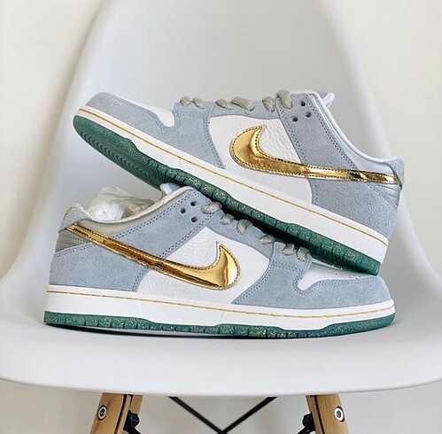 39 Beden The Sean Cliver x Nike SB Dunk Low ?Holiday Special?