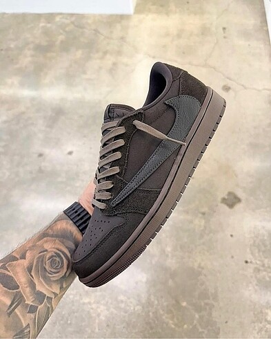 Travis Scott Jordan 1 Low 