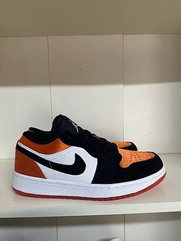 Nike Air Jordan Low