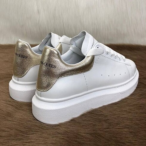 Alexander McQueen Gold