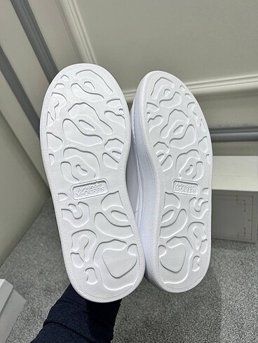 38 Beden kırmızı Renk Alexander McQueen White Red