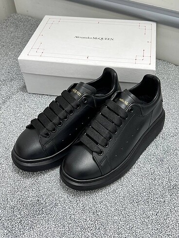 37 Beden siyah Renk Alexander McQueen Black