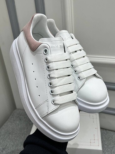 Alexander McQueen Alexander McQueen White Pink