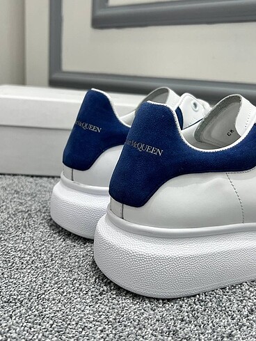 Alexander McQueen Alexander McQueen White Dark Blue
