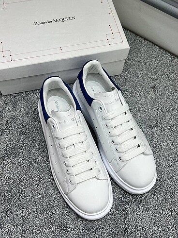 38 Beden Alexander McQueen White Dark Blue