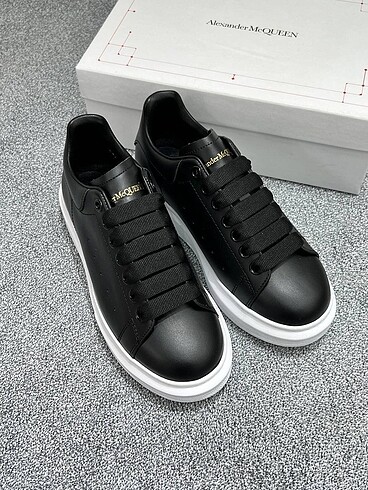 36 Beden Alexander McQueen Black White