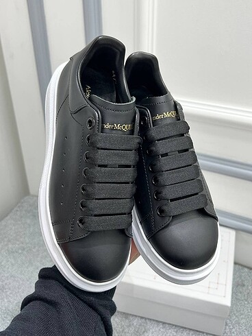 Alexander McQueen Alexander McQueen Black White