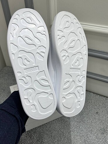 42 Beden Alexander McQueen White Grey