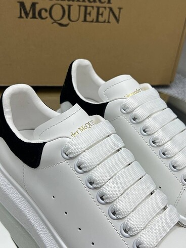 36 Beden Alexander McQueen White Black