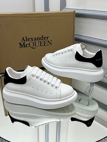 36 Beden beyaz Renk Alexander McQueen White Black
