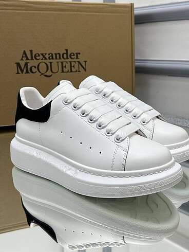 38 Beden beyaz Renk Alexander McQueen White Black
