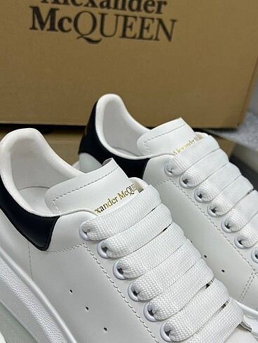 43 Beden Alexander McQueen White Black