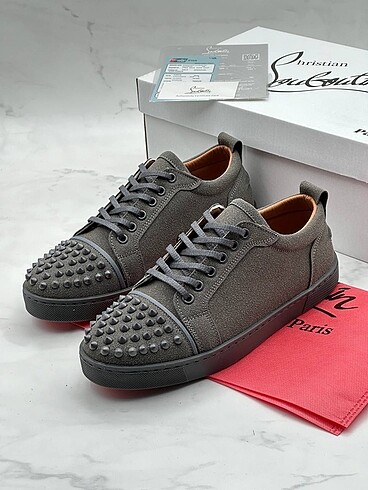 40 Beden Christian louboutin Grey