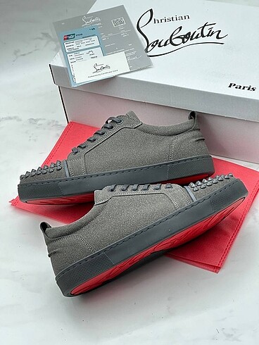 44 Beden Christian louboutin Grey