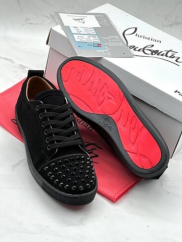 43 Beden Christian louboutin Black