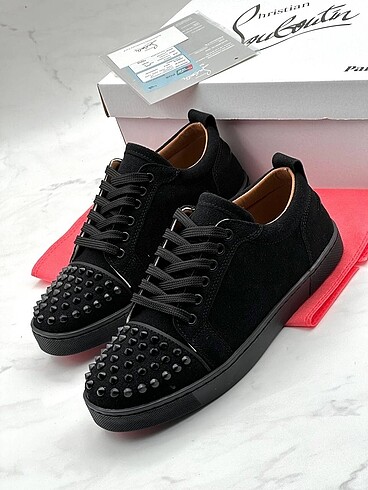 44 Beden Christian louboutin Black