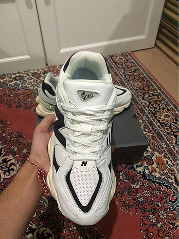 43 Beden NEW BALANCE 9060 White Black