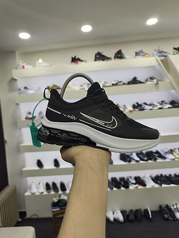 Nike Air Max Black White