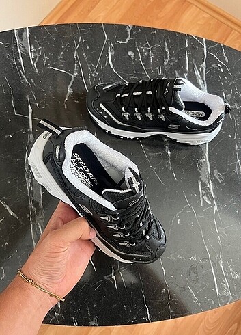 38 Beden Skechers Siyah Simli
