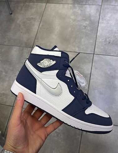 Nike Air Jordan 1 Midnight
