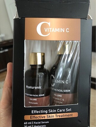 Hyaluronic asit ve C vitamin serumu