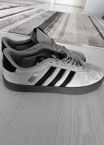 Adidas Suet Sneaker Siklik Ve Rahatlik Bir Arada