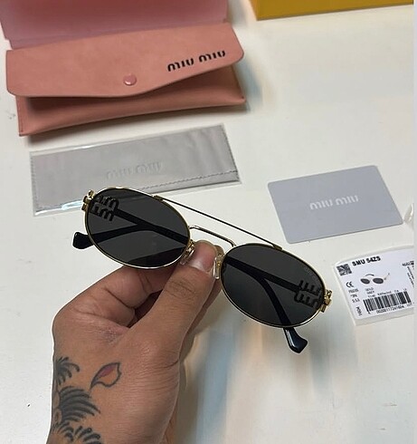 MIU MIU SUNGLASSES