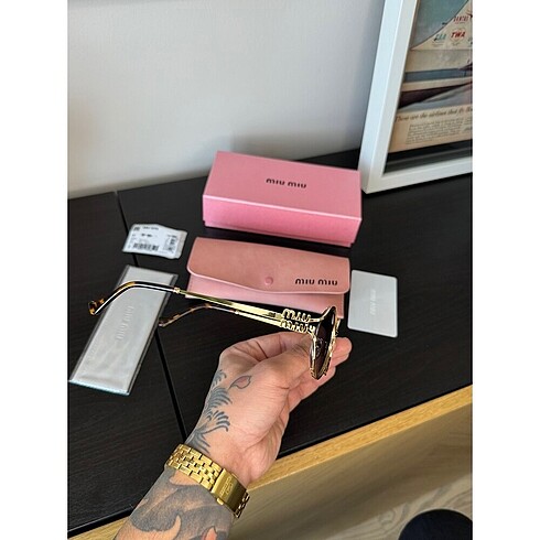 Miu Miu MIU MIU SUNGLASSES