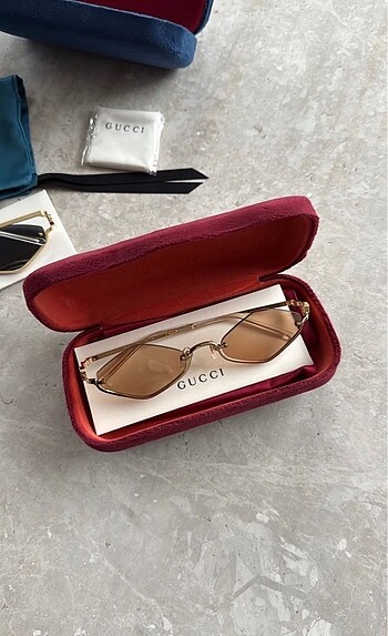 GUCCI SUNGLASSES