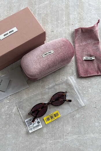 Miu Miu MIU MIU SUNGLASSES