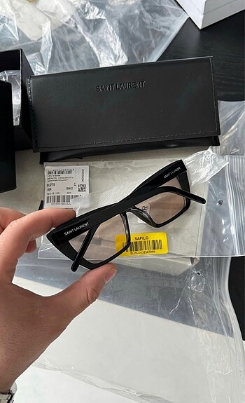 SAİNT LAURENT SUNGLASSES