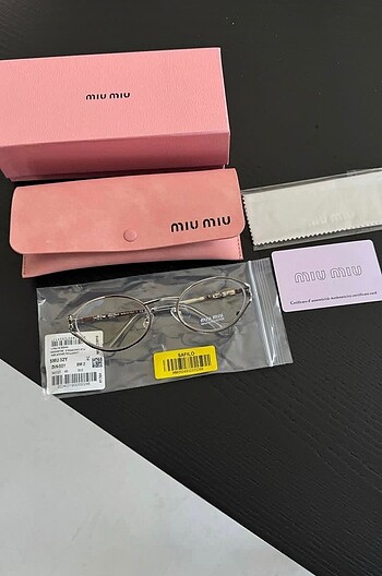 MIU MIU SUNGLASSES
