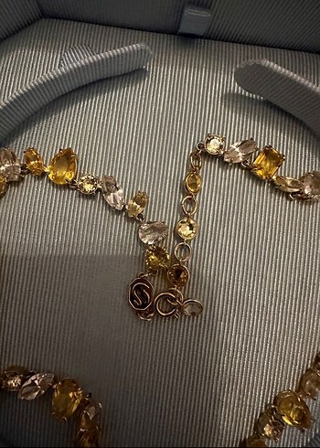 Swarovski Mini Altın Renkli Yılan Desenli Kolye - Görsel 3