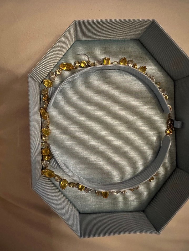 Swarovski Mini Altın Renkli Yılan Desenli Kolye - Görsel 4