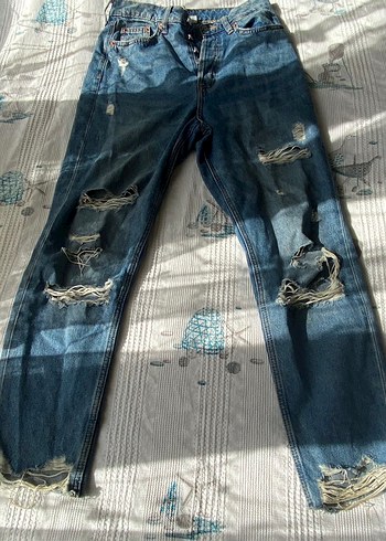 H&M Yirtik Mom Jean