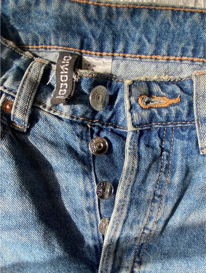 H&M Yırtık Mom Jean — görsel 2/4