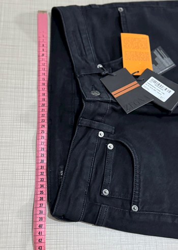 Siyah Baskılı Düğmeli  Kot Pantolon gümrük ürünü - Görsel 3