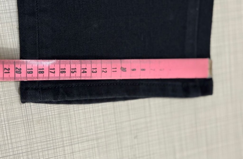 Siyah Baskılı Düğmeli  Kot Pantolon gümrük ürünü - Görsel 4