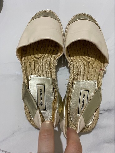 Stradivarius babet - Görsel 2