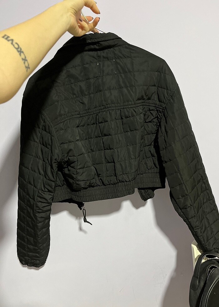 Crop kapitone ceket - Görsel 2