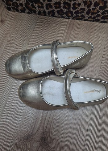 30 Beden altın Renk Kız Çocuk Altın Renkli Tokalı Babet