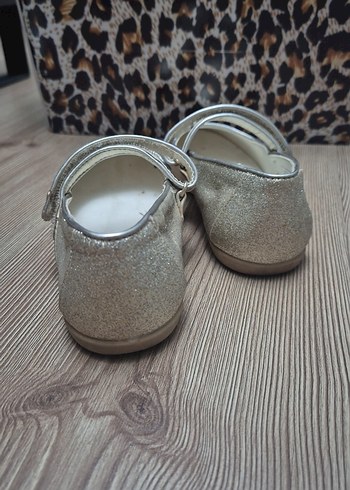 Kız Çocuk Altın Renkli Tokalı Babet - Görsel 5