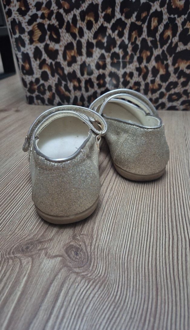 Kız Çocuk Altın Renkli Tokalı Babet - Görsel 5