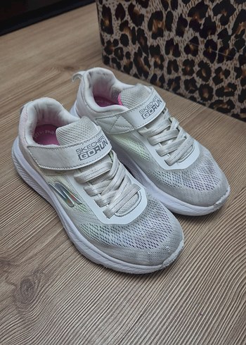 Skechers Kız Çocuk Beyaz Cırt Cırtlı Spor Ayakkabı
